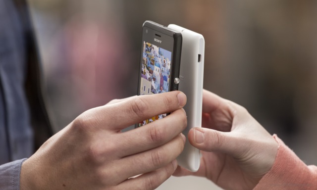 Sang năm bạn nên mua điện thoại có NFC