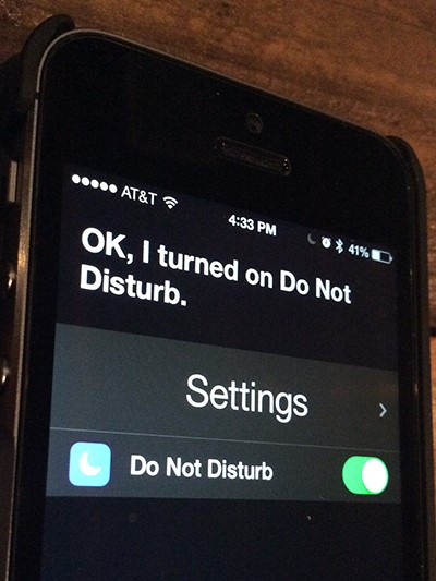Mẹo hay dùng iPhone cho người mới chụp ảnh bằng phím âm lượng Mẹo hay dùng iPhone cho người mới siri