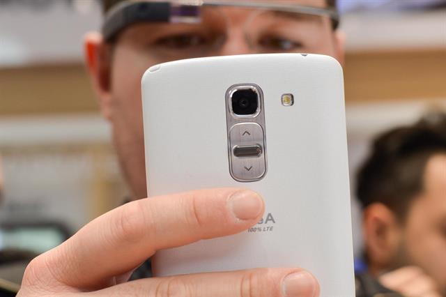 ss LG G Pro 2 thừa hưởng thiết kế từ phiên bản tiền nhiệm G2