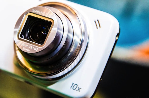 Galaxy S5 Zoom sẽ là đối thủ nặng ký của Xperia Z2