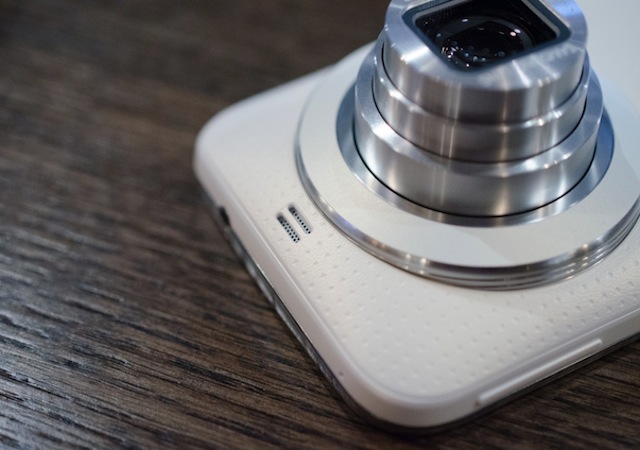 Ống kính siêu zoom