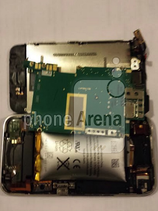 Chiếc iPhone có viên pin bị biến dạng