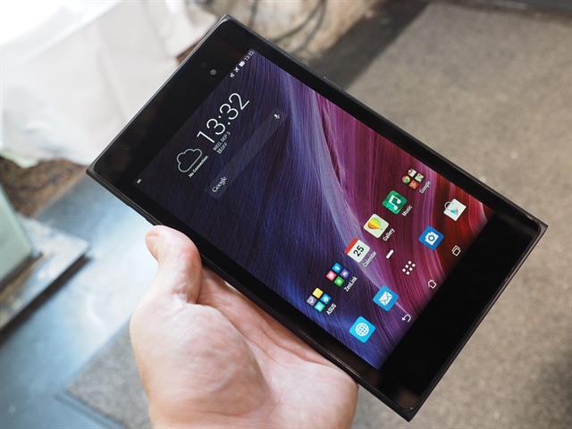 Màn hình của Memo Pad 7 (ME572C/ CL) cho góc nhìn rộng lên đến 178 độ, cộng với Asus TruVivid và công nghệ Asus Splendid tăng cường độ rõ nét, độ sáng và màu sắc chính xác