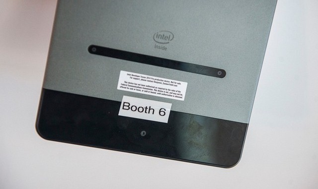 Trên tay tablet màn hình 2K mỏng nhất thế giới của Dell