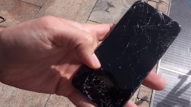 iPhone 6 vỡ màn hình khi rơi theo hướng mặt