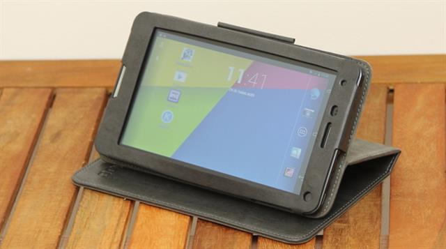 Máy dùng SoC lõi kép MediaTek MT 8312 xung nhịp 1.3 GHz