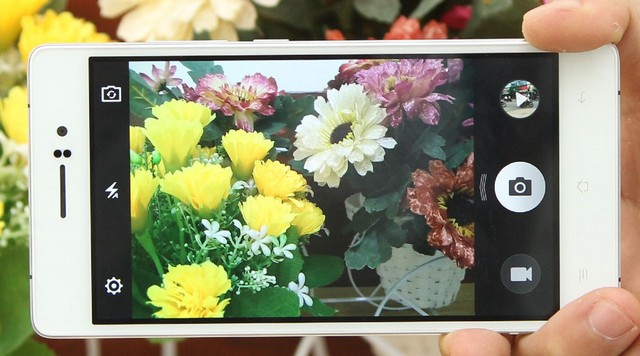 Trên tay Oppo R5 siêu mỏng tại Thegioididong