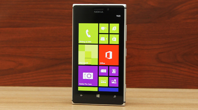 Trông rất giống Lumia 925