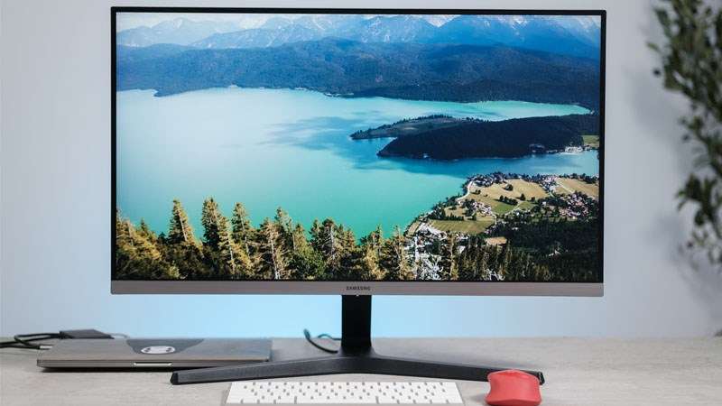 Màn hình máy tính Samsung với tần số quét lớn lên tới 240Hz