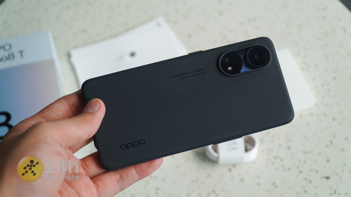 Bên trong hộp sẽ bao gồm OPPO Reno8 T, sách hướng dẫn sử dụng, que chọc SIM, ốp lưng, cáp sạc và củ sạc. Bên trong hộp sẽ bao gồm OPPO Reno8 T, sách hướng dẫn sử dụng, que chọc SIM, ốp lưng, cáp sạc và củ sạc.