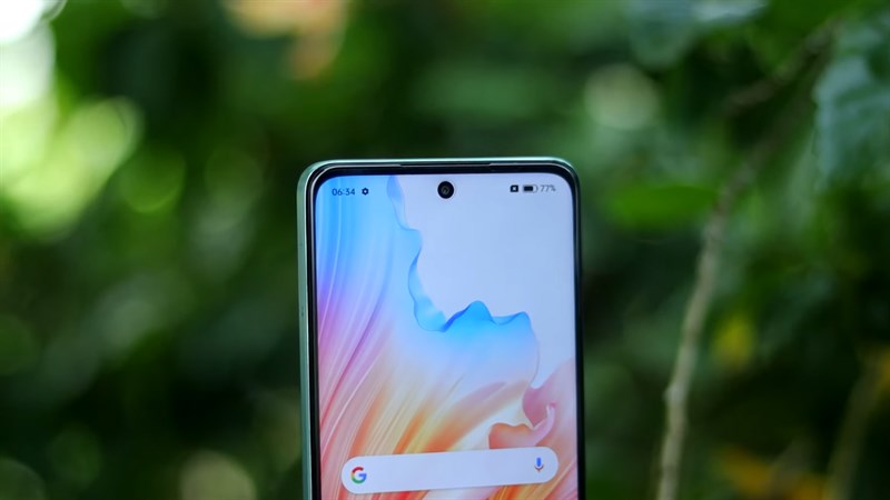 OPPO A79 5G sử dụng kiểu dáng màn hình đục lỗ cùng với các cạnh được vát mỏng hơn trước