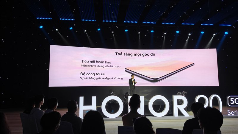 Honor cũng chăm chút cho phần hoàn thiện màn hình trên Honor 90