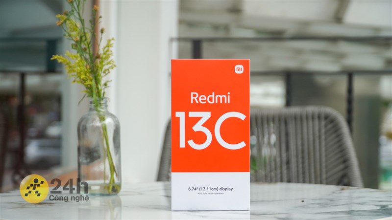 Hộp đựng Redmi 13C được thiết kế rất đẹp mắt. Hộp đựng Redmi 13C được thiết kế rất đẹp mắt.