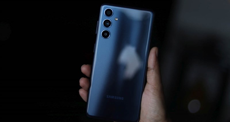 Đánh giá Galaxy M54