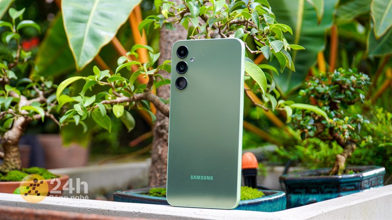 Galaxy A05s có hiệu năng tốt, còn Galaxy A14 5G lại có kết nối 5G tốc độ