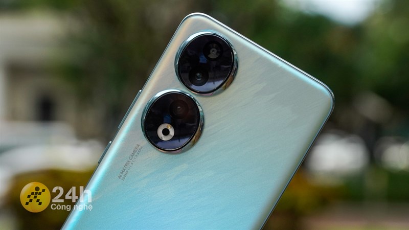Cụm camera của Honor 90 làm không quá lồi. Cụm camera của Honor 90 làm không quá lồi.