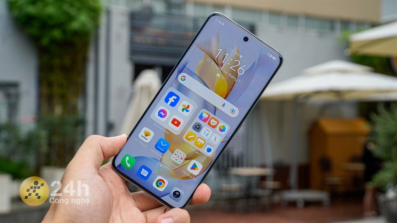 Honor 90 được làm dạng màn hình cong sang trọng cùng chất lượng hiển thị rất tốt. Honor 90 được làm dạng màn hình cong sang trọng cùng chất lượng hiển thị rất tốt.