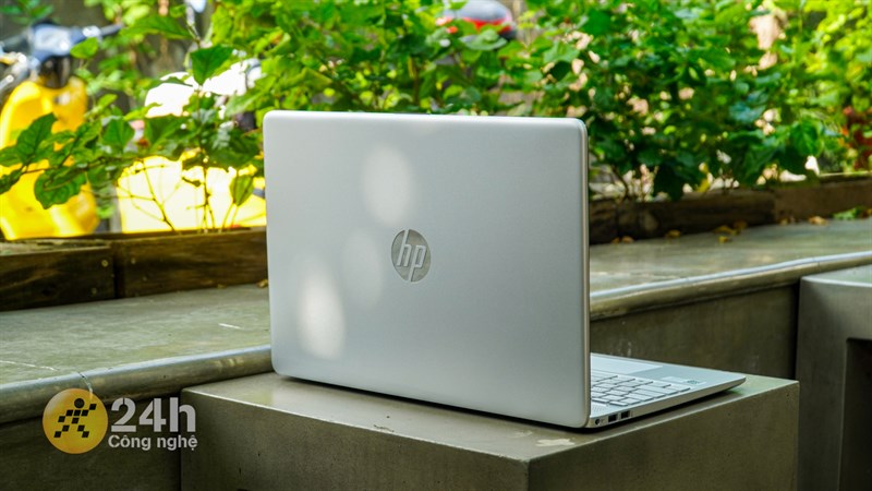 HP 15s fq5229TU có thời lượng pin ở mức khá ổn. HP 15s fq5229TU có thời lượng pin ở mức khá ổn.