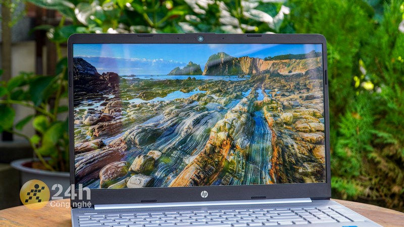 Độ phân giải Full HD với laptop 15.6 inch là một con số mình đánh giá tốt. Độ phân giải Full HD với laptop 15.6 inch là một con số mình đánh giá tốt.