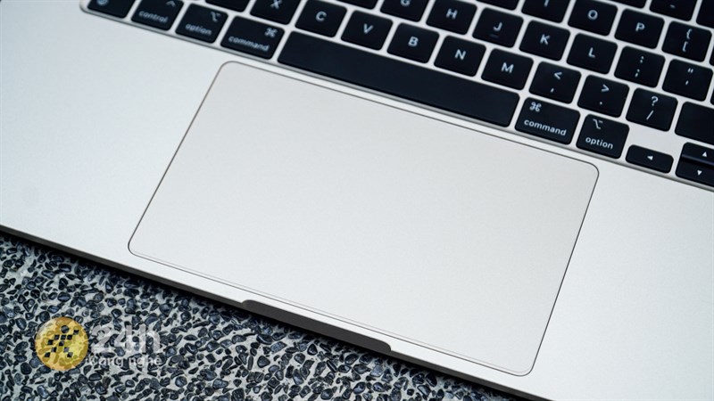 Trackpad của MacBook Air 15 inch M2 sử dụng rất đã