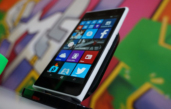 Lumia 735
