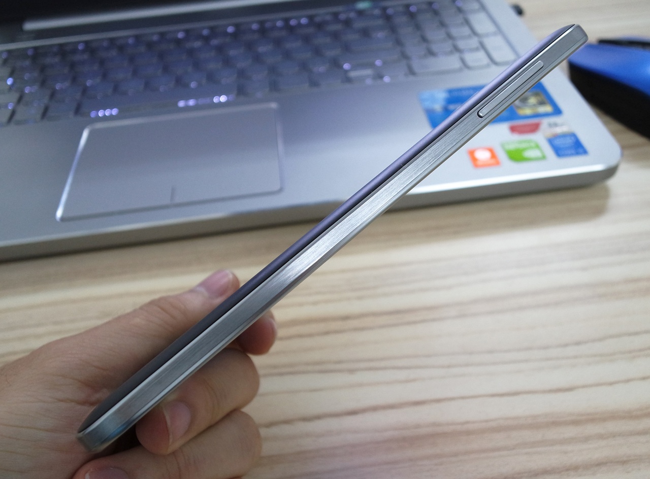 Samsung Galaxy E7