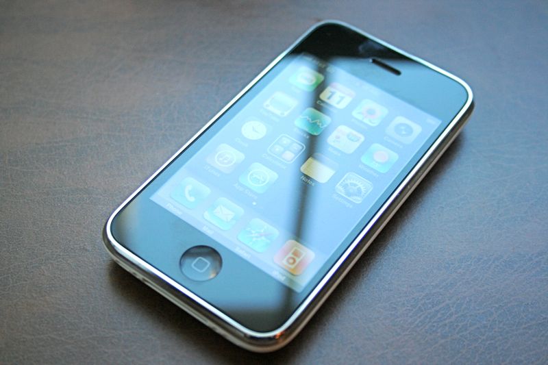 Apple iPhone 3G (8 điểm)