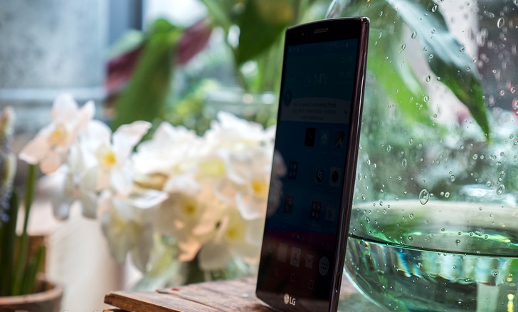 LG G4 cạnh phải LG G4 cạnh phải