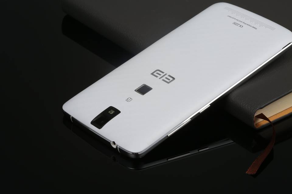 Elephone P8000 có cả nhận dạng vân tay Elephone P8000 có cả nhận dạng vân tay