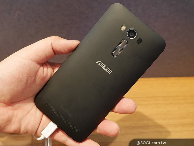 Zenfone 2 ZE550KL 2