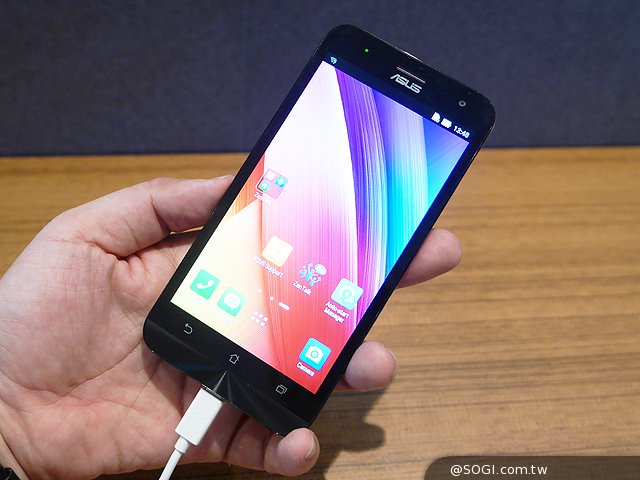 Zenfone 2 ZE500KL 1