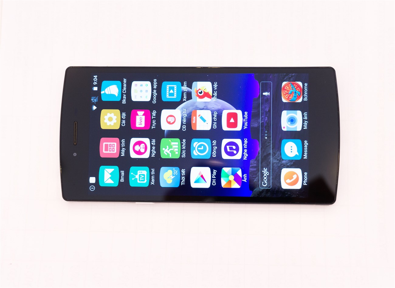 Bphone được trưng bày công cộng 1 Bphone được trưng bày công cộng 1