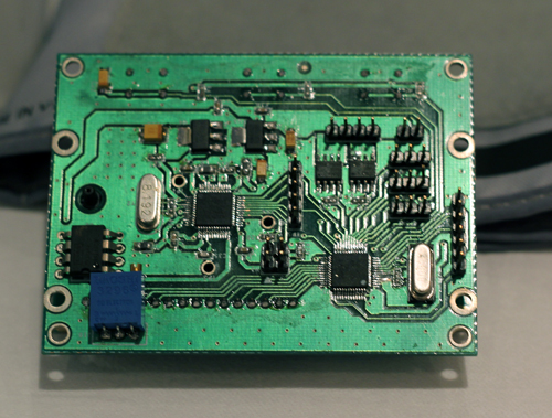Thiết kế bên trong của máy đo huyết áp có sử dụng chip ADC 24-bit được chế tạo thử nghiệm Thiết kế bên trong của máy đo huyết áp có sử dụng chip ADC 24-bit được chế tạo thử nghiệm