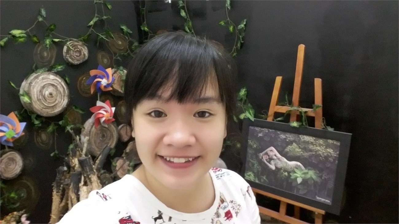 Camera trước