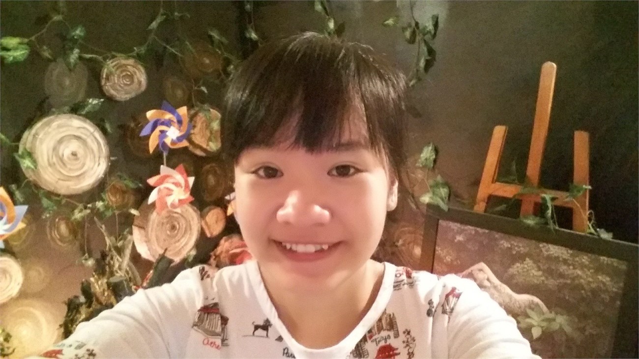 Camera trước