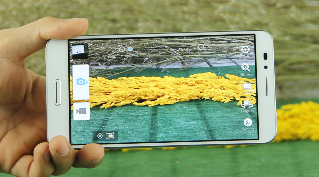 Pantech Vega Secret Up A900L có camera chính 13MP, camera phụ 2.1MP Pantech Vega Secret Up A900L có camera chính 13MP, camera phụ 2.1MP