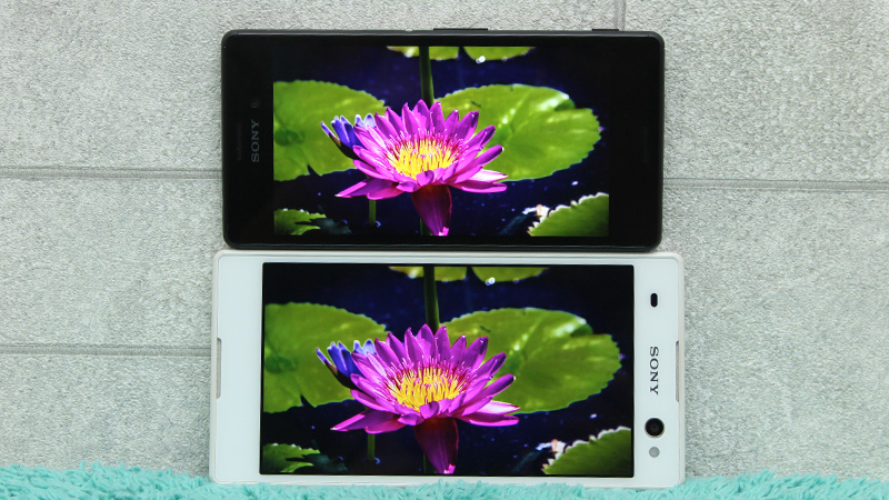 Ảnh so sánh màn hình của Sony Xperia M4 Aqua và Sony Xperia C3 Ảnh so sánh màn hình của Sony Xperia M4 Aqua và Sony Xperia C3