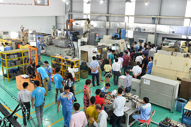 Chuyến tham quan nhà máy Bphone đợt vừa qua Chuyến tham quan nhà máy Bphone đợt vừa qua