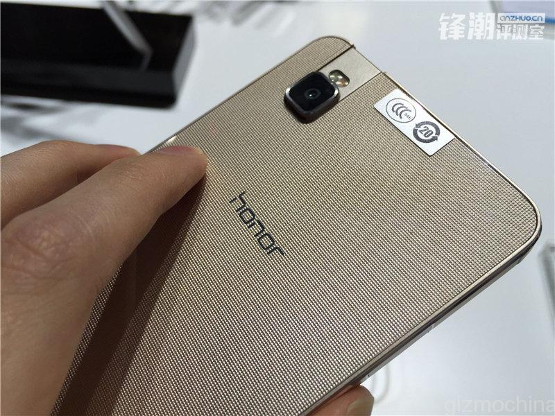 Honor 7i phiên bản màu vàng Champagne 2 Honor 7i phiên bản màu vàng Champagne 2