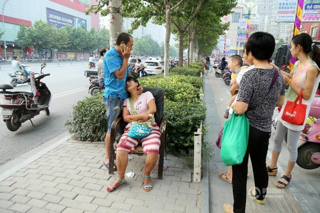 Do dùng smartphone người mẹ để mất con vĩnh viễn