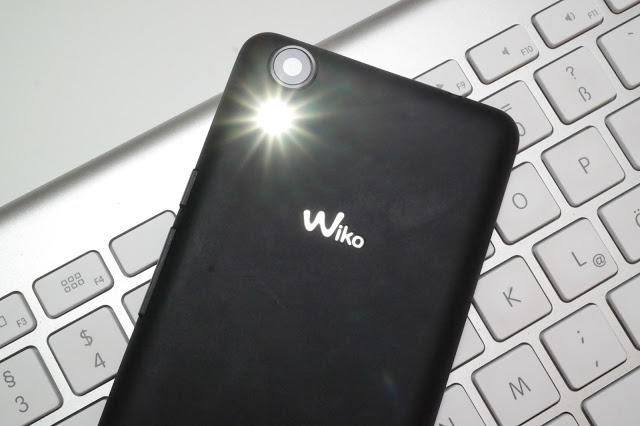 Wiko Rainbow Up có camera sau 8MP, camera trước 5MP