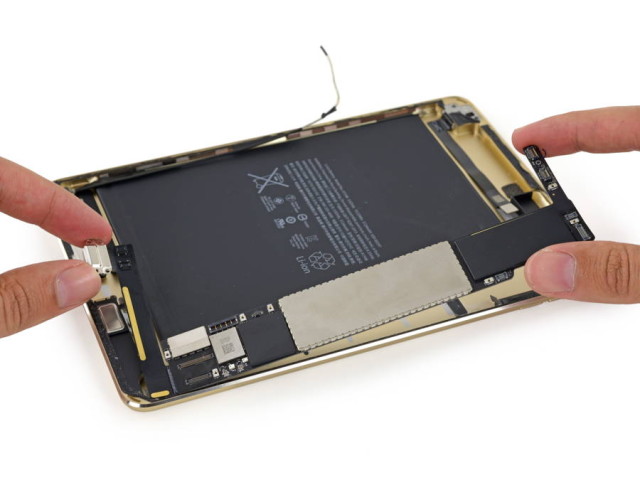 Bên trong iPad Mini 4 2 Bên trong iPad Mini 4 2