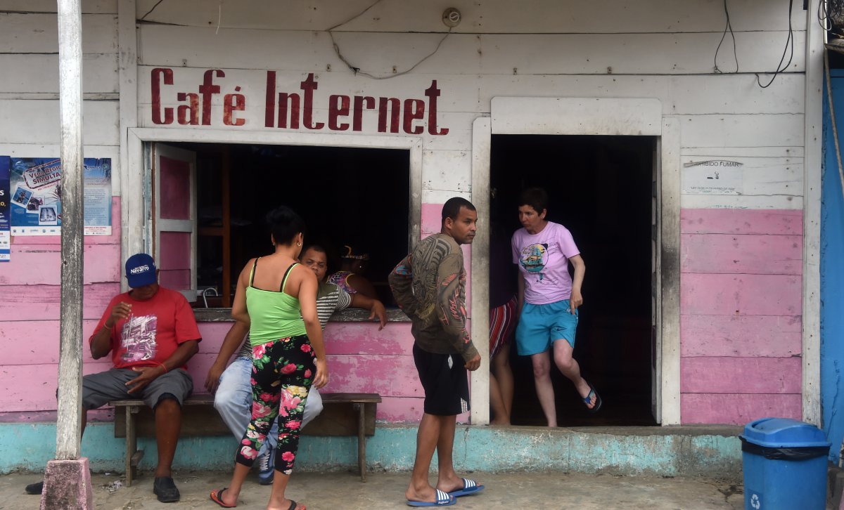 Internet lại trễ hẹn với hơn 4 tỷ người còn lại trên thế giới Internet lại trễ hẹn với hơn 4 tỷ người còn lại trên thế giới