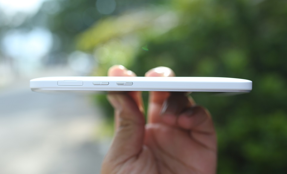 Cạnh phải HTC Butterfly 2 Cạnh phải HTC Butterfly 2