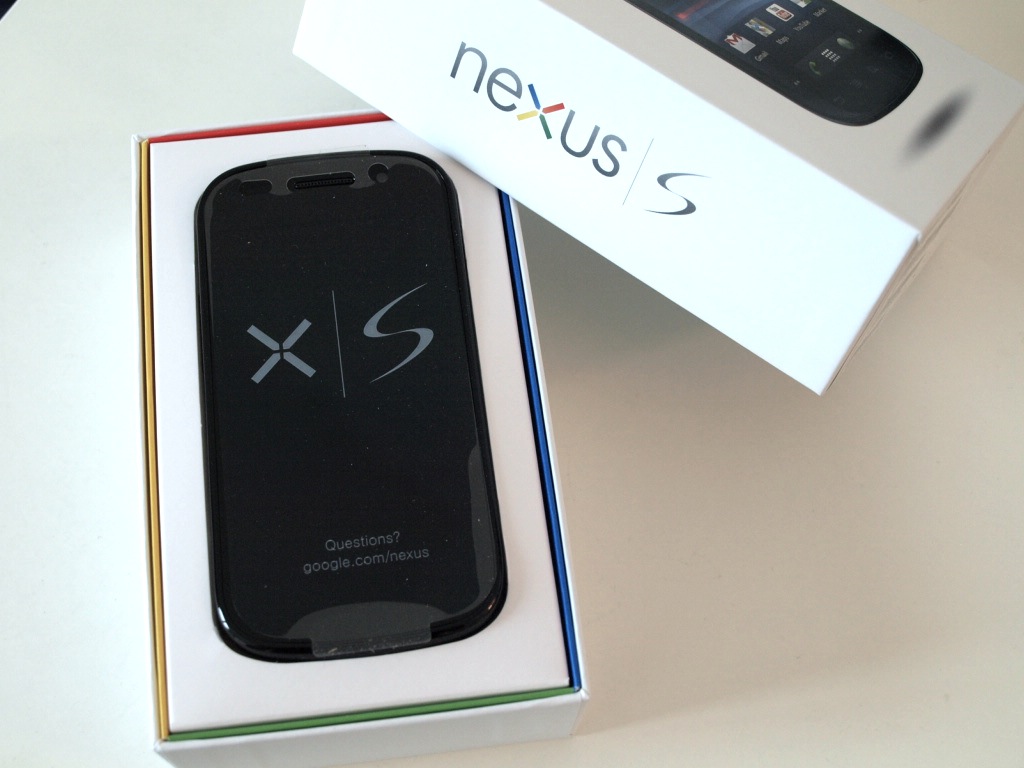 Từ thời Nexus S công nghệ màn hình Super AMOLED đã được ưa chuộng