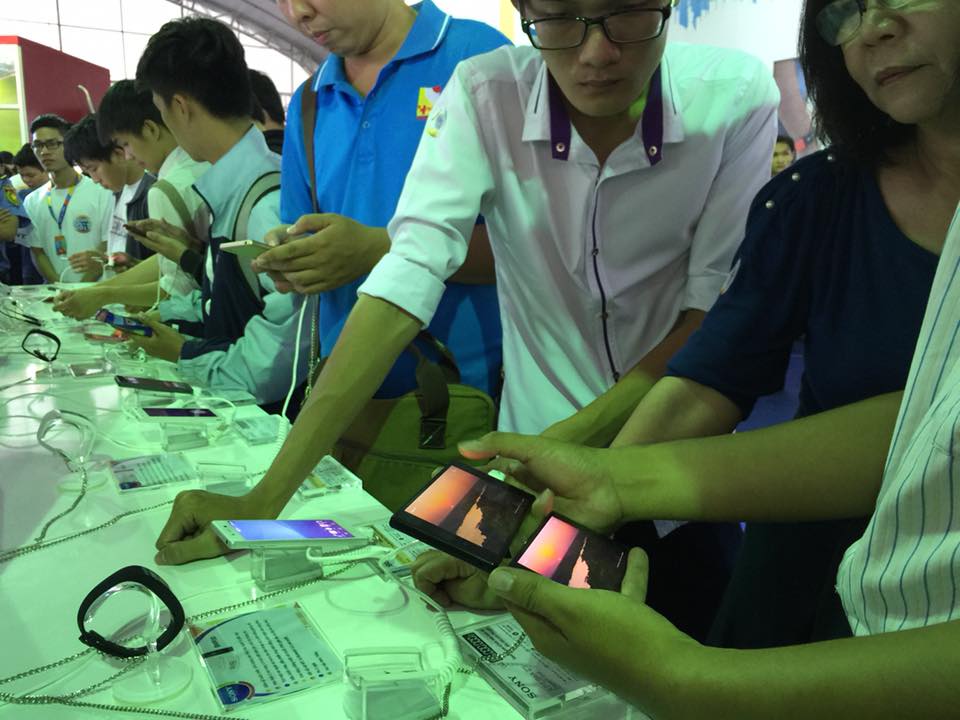 Các smartphone Xperia Z5 mới tại sự kiện 2 Các smartphone Xperia Z5 mới tại sự kiện 2