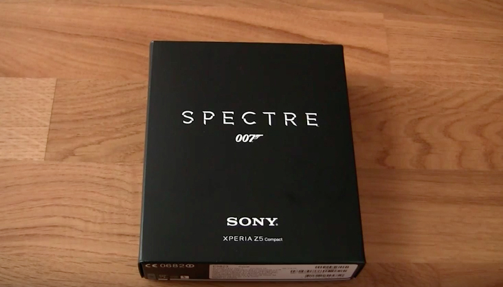 Vỏ hộp Xperia Z5 Compact James Bond