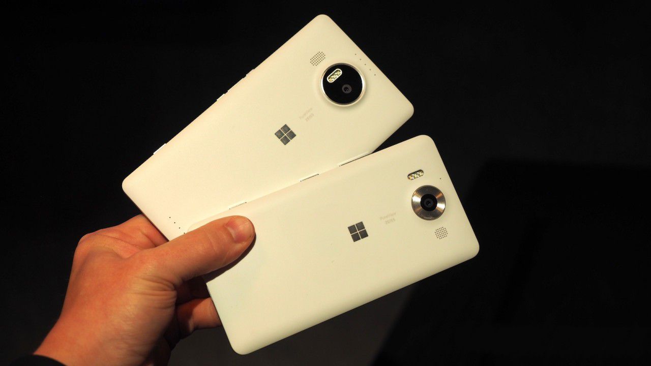 Nắp lưng của Lumia 950 và 950 XL có thể tùy thích thay đổi dễ dàng Nắp lưng của Lumia 950 và 950 XL có thể tùy thích thay đổi dễ dàng