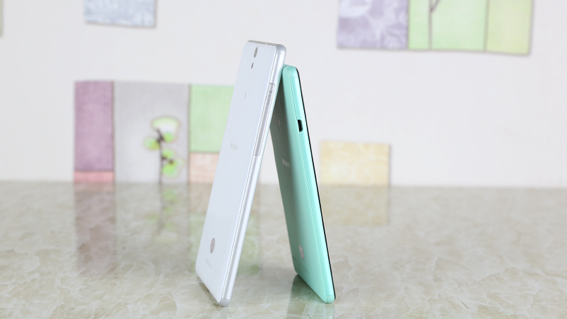 So sánh cạnh trái Sony Xperia C4 và Sony Xperia C5