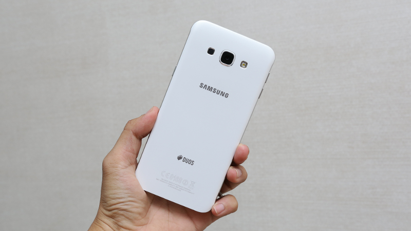 Mặt lưng Samsung Galaxy A8